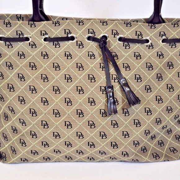 Dooney & Bourke Medium Signature Canvas Tote Purse - Picture 2 of 8